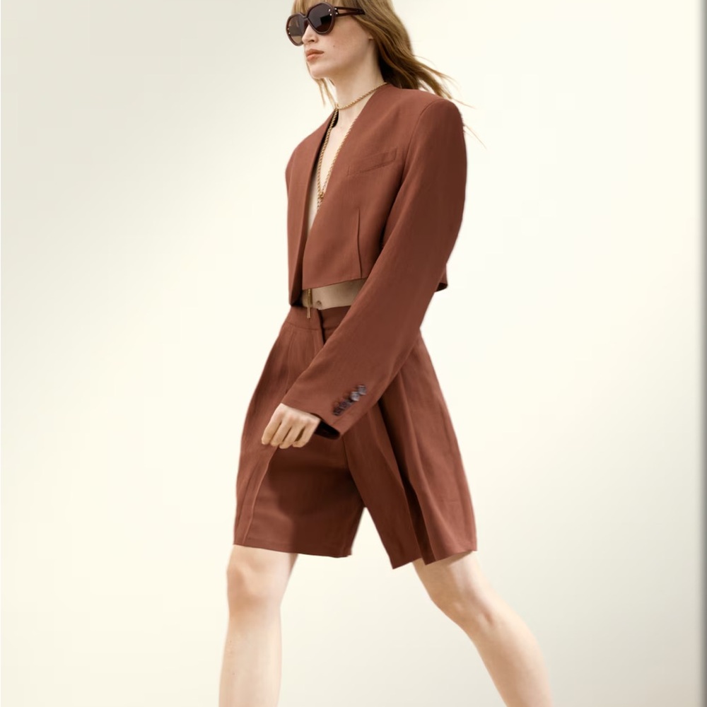 NWT H&M STUDIO COLLECTION CROPPED LINEN-BLEND BLAZER (Size XL) - Picture 2 of 9
